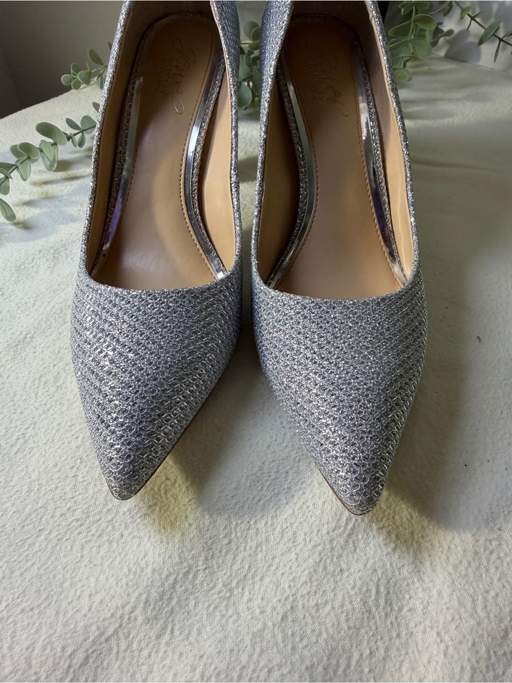 Jewel Badgley Mischka Silver Glitter Pumps Heels Size 7.5 Pointed Toe - Picture 12 of 13